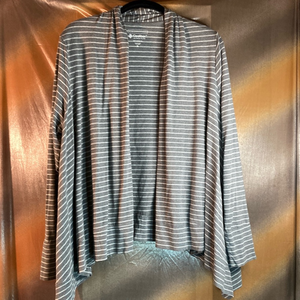 Coolibar knit jersey spf upf 50. Gray striped asymmetrical chest cover. 350‎